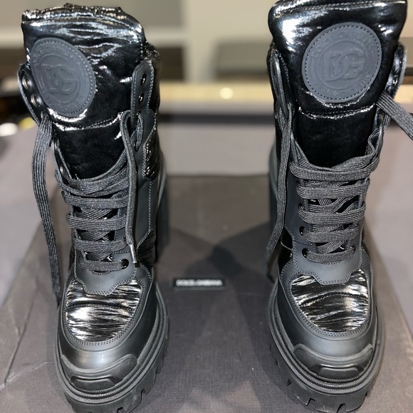 100% Authentic Pre-owned in box Dolce & Gabbana Trekking Block Heel Bootie 39(9) - Picture 3 of 7